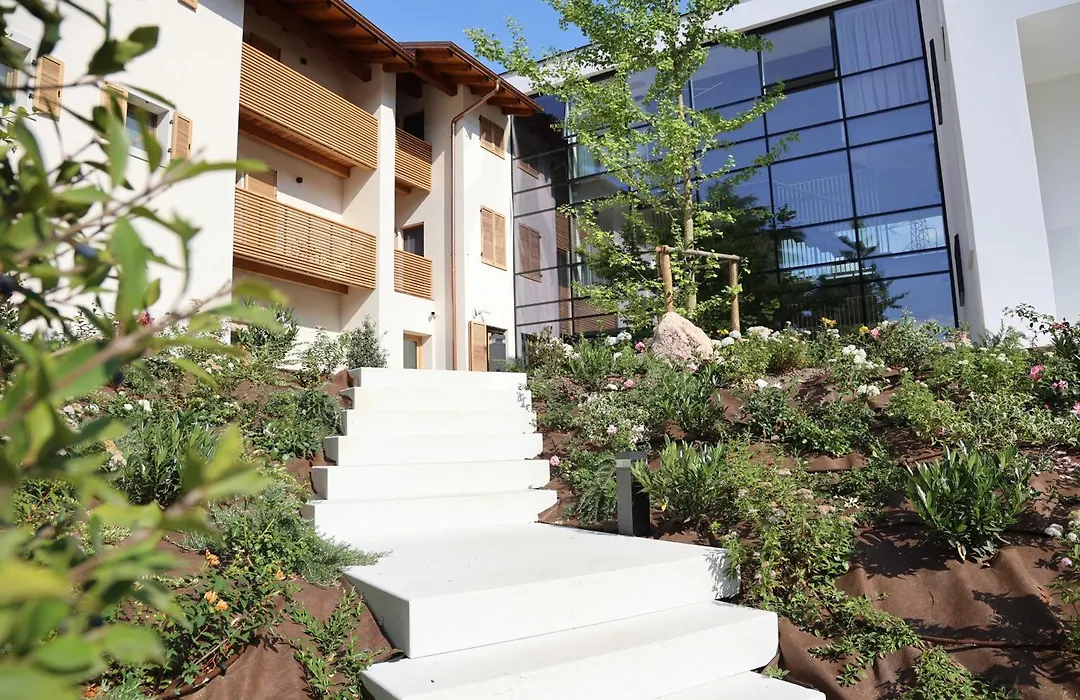 Midum Apartments con giardino-1